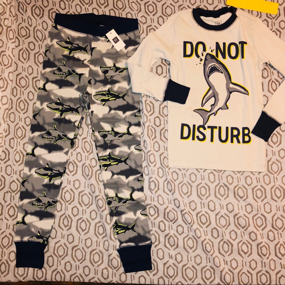 2 pairs of Gap kids 2 piece pj sets size 8